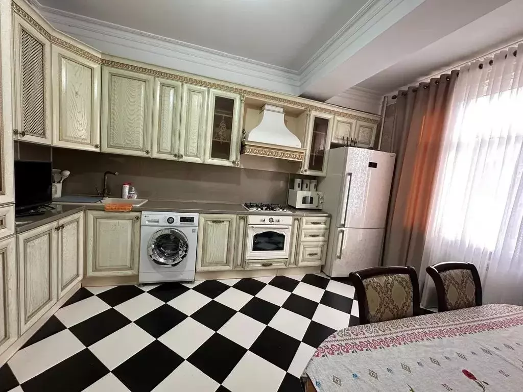 2-к кв. Дагестан, Дербент ул. Х. Тагиева, 33литО (75.0 м) - Фото 0