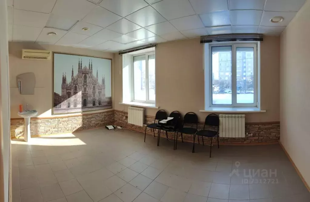 Офис в Самарская область, Тольятти ул. Автостроителей, 50А (127 м) - Фото 1