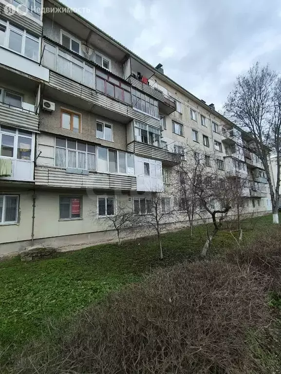 3-комнатная квартира: Белогорск, Нижнегорская улица, 50 (58.9 м) - Фото 2