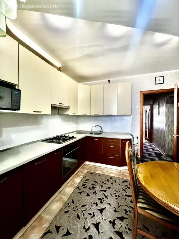 2-комнатная квартира: Калининград, Университетская улица, 5 (50.8 м) - Фото 1