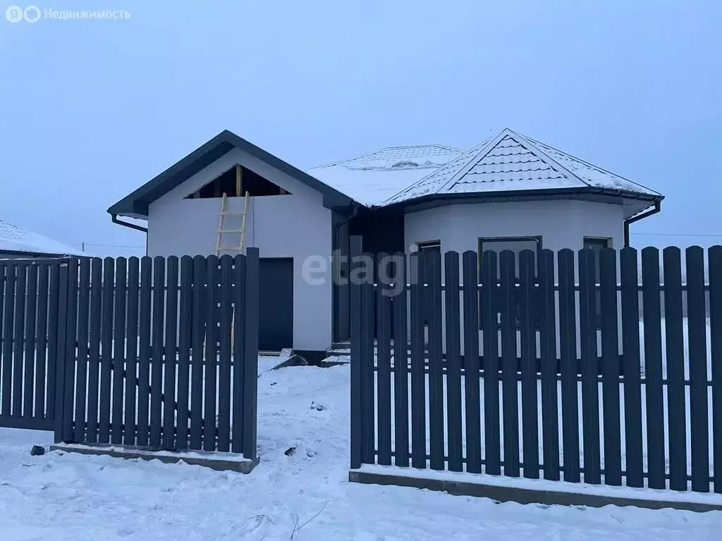 Дом в село Калинино, Енисейская улица (120 м) - Фото 1