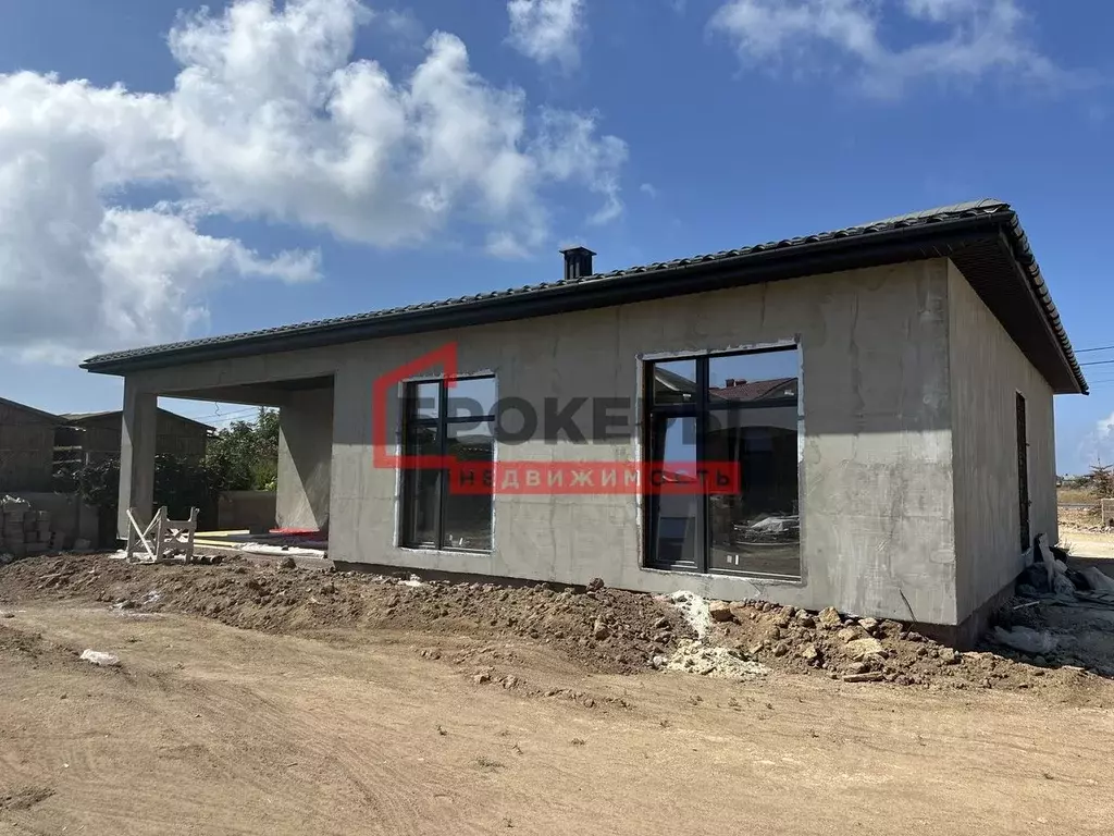 Дом в Крым, Евпатория городской округ, Заозерное пгт ул. Аллея Дружбы ... - Фото 1