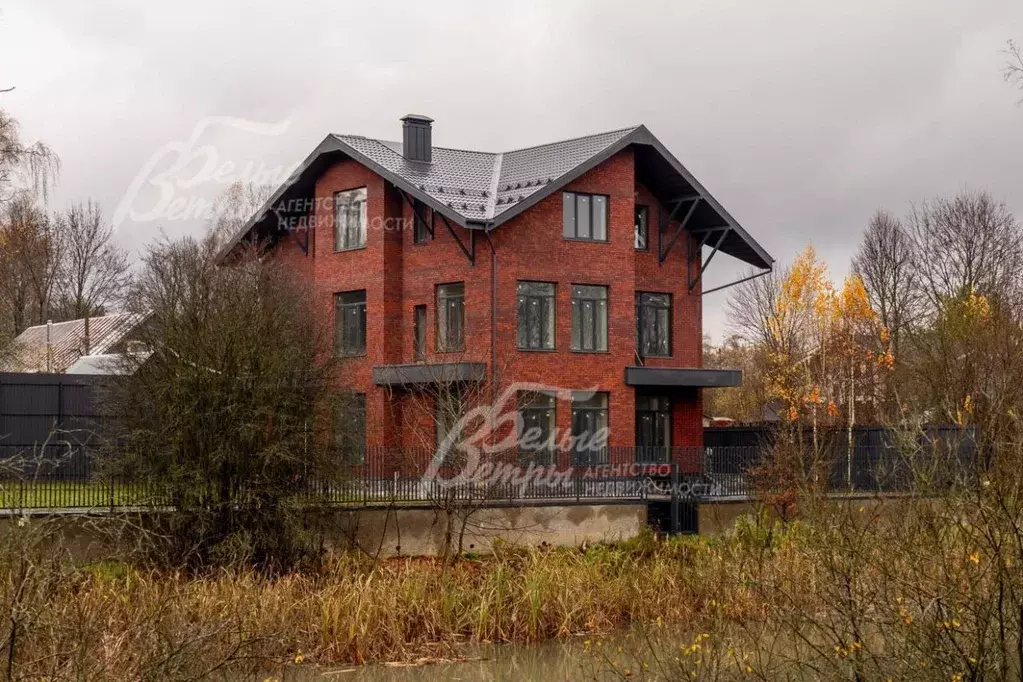 Дом в Московская область, Наро-Фоминский городской округ, д. Алабино  ... - Фото 2