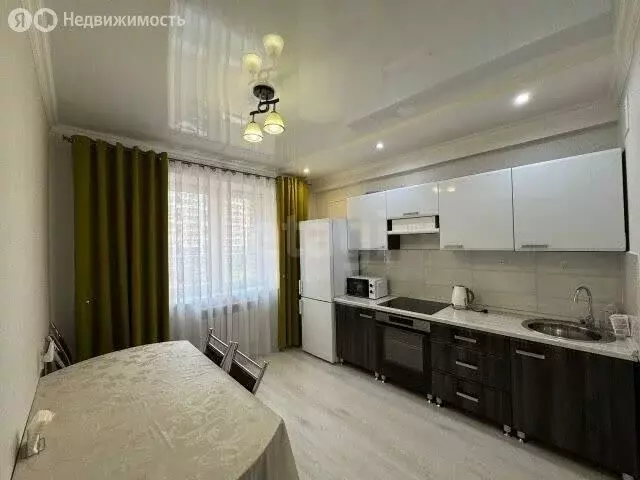 3-комнатная квартира: Улан-Удэ, улица Цивилева, 32 (75.2 м) - Фото 1