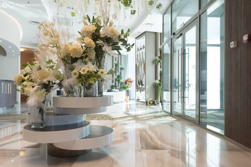 4-комнатная квартира: Екатеринбург, улица Бориса Ельцина, 6 (456.6 м) - Фото 2