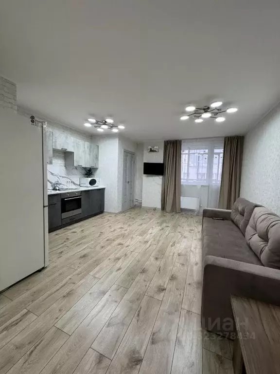 Студия Свердловская область, Екатеринбург ул. Рощинская, 31 (33.4 м) - Фото 1