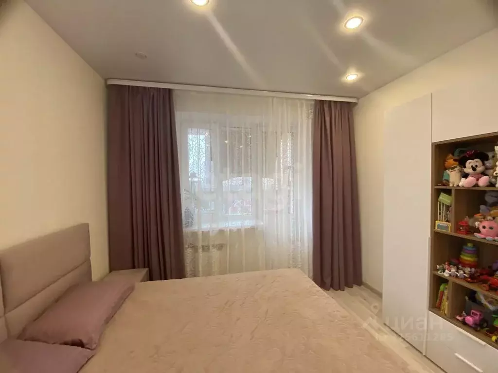 1-к кв. Тюменская область, Тюмень ул. Монтажников, 45 (49.0 м) - Фото 0