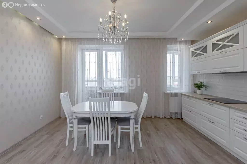 3-комнатная квартира: Тюмень, улица Пермякова, 73 (102 м) - Фото 1