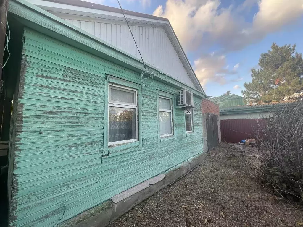 Дом в Адыгея, с. Красногвардейское ул. Шоссейная, 9 (50 м) - Фото 1