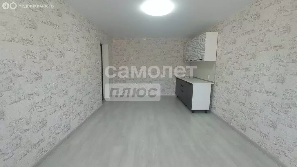 1к в 8-комнатной квартире (17.7 м) - Фото 1