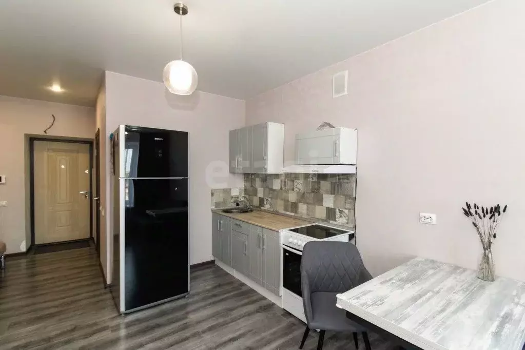 1-к кв. Тюменская область, Тюмень Комбинатская ул., 54к2 (43.7 м) - Фото 0