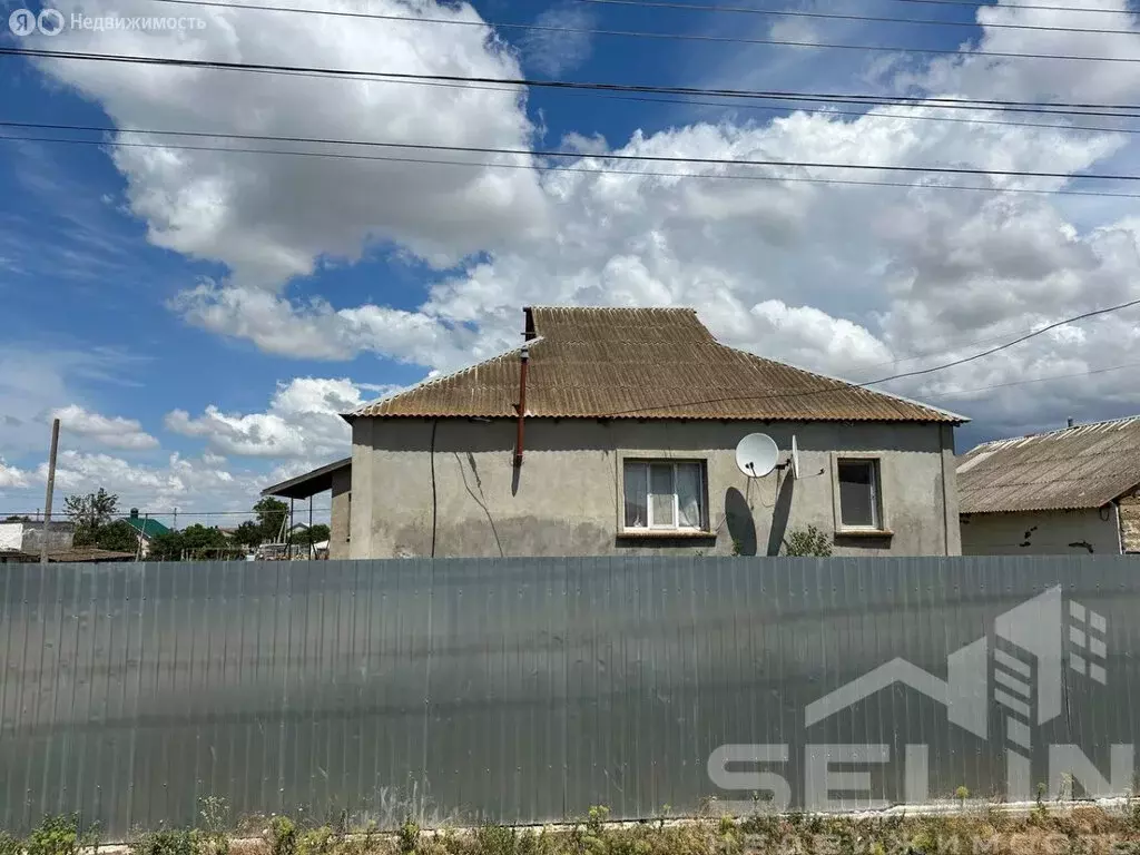 Дом в Сакский район, Ромашкинское сельское поселение, село Колоски, ... - Фото 1