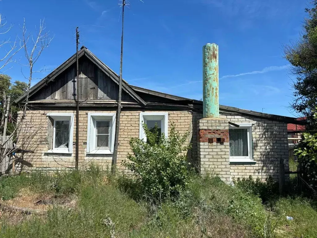 Дом в Волгоградская область, Дубовский район, Пичужинское с/пос, с. ... - Фото 1