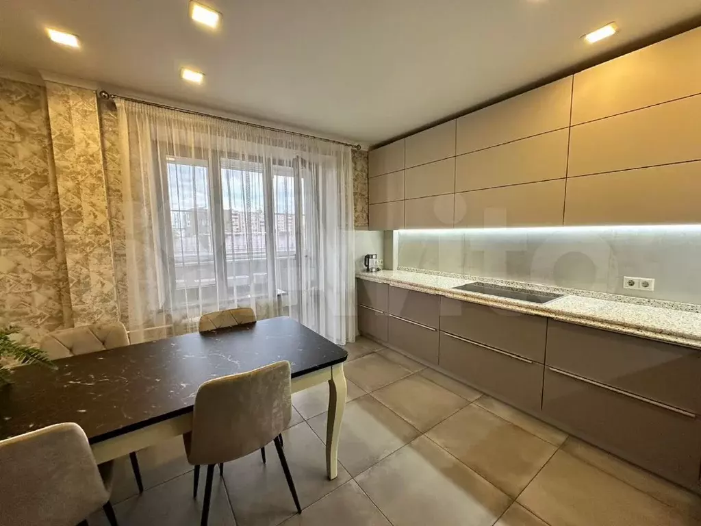 3-к. квартира, 91 м, 6/9 эт. - Фото 1