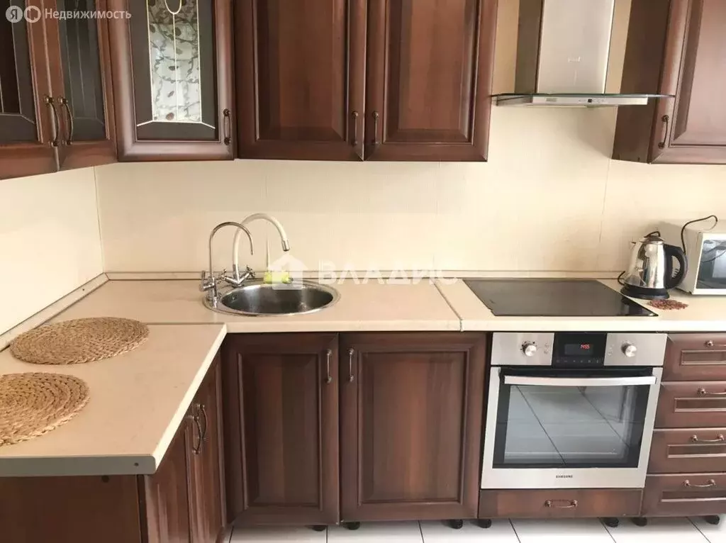 3-комнатная квартира: Тобольск, 7-й микрорайон, 35 (65.3 м) - Фото 2