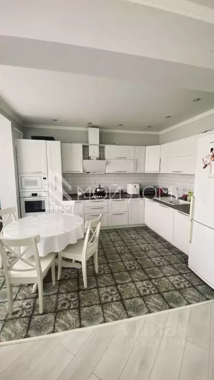 3-к кв. Сахалинская область, Южно-Сахалинск ул. Крымская, 18 (75.0 м) - Фото 1