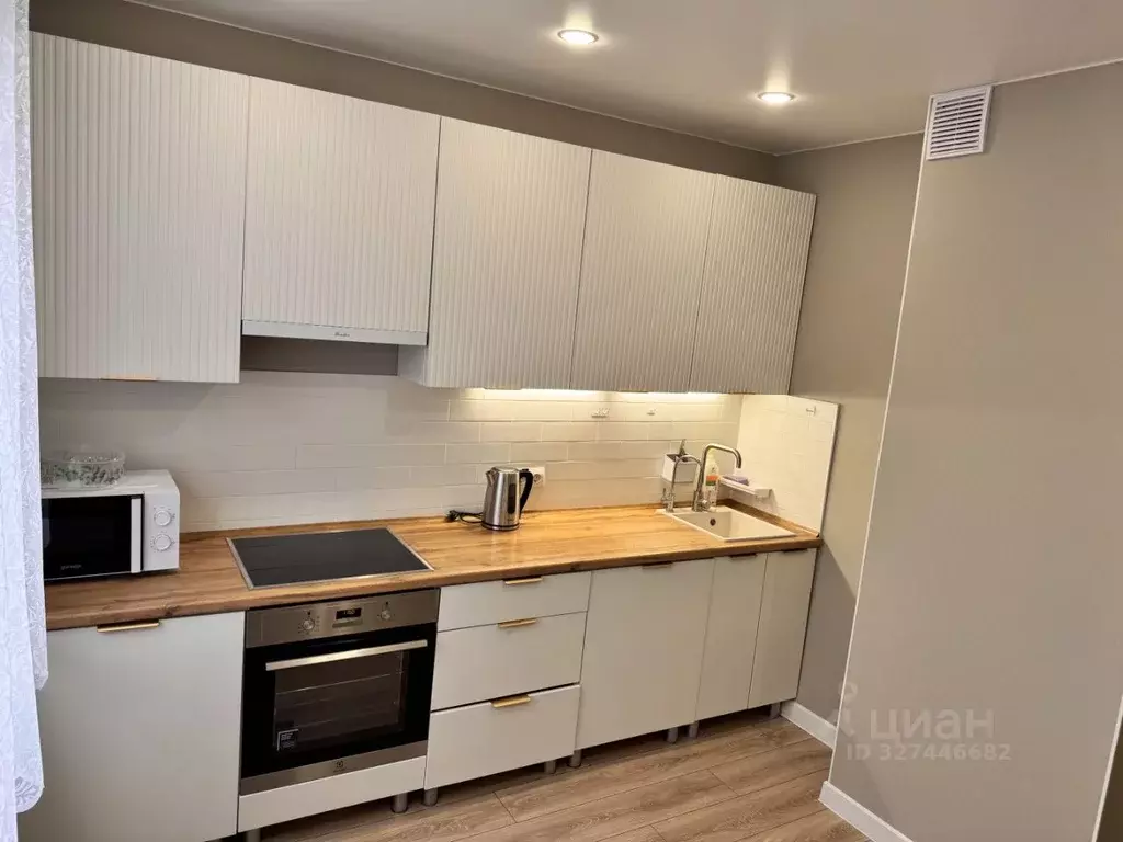 3-к кв. Москва ул. Академика Анохина, 6К4 (76.0 м) - Фото 1