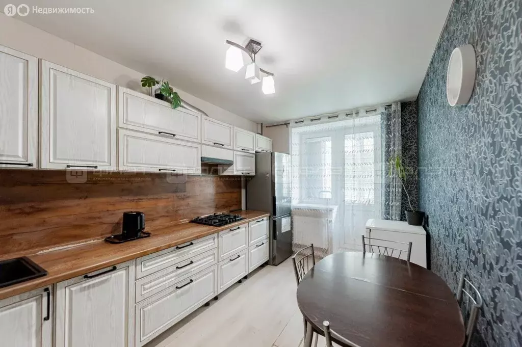 3-комнатная квартира: Казань, улица Кул Гали, 27 (75 м) - Фото 1
