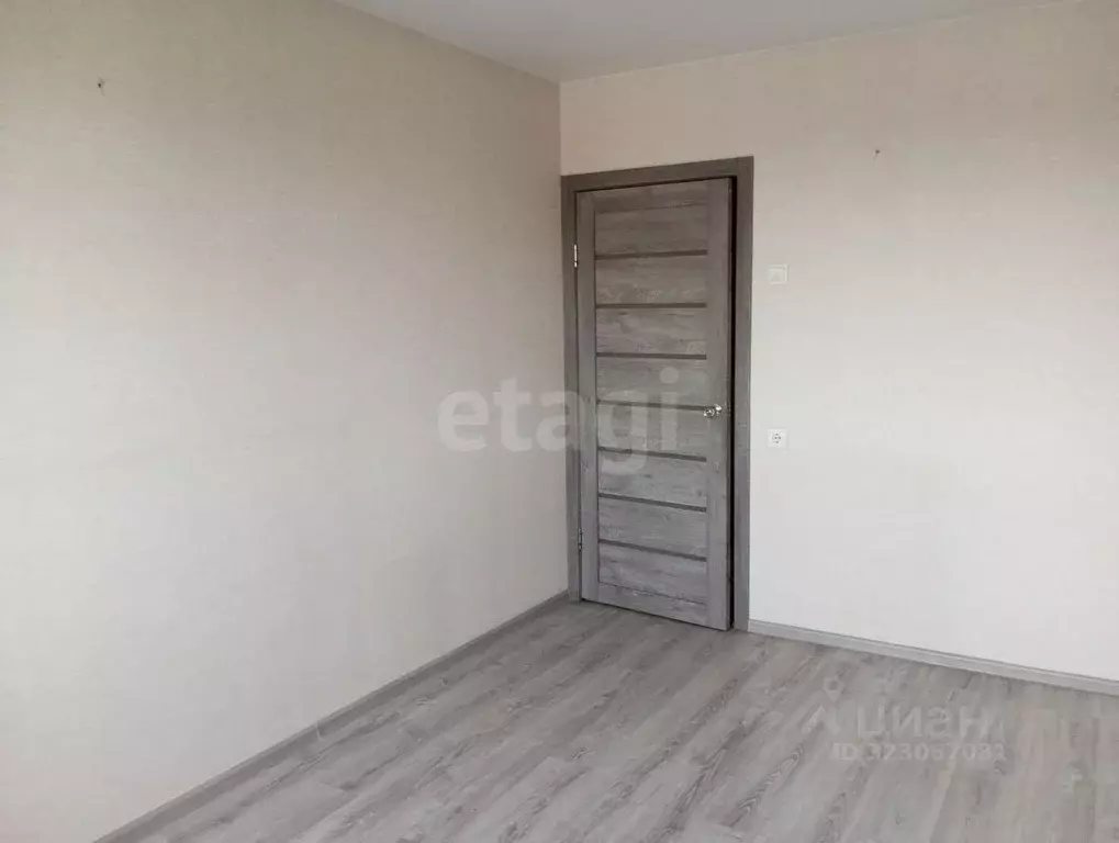 1-к кв. Курганская область, Курган Заозерный жилрайон, 11-й мкр, 4 ... - Фото 1