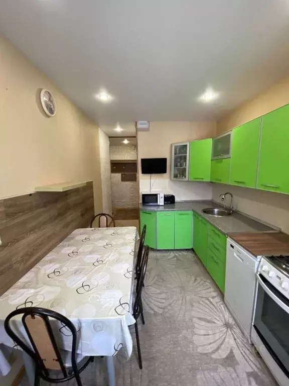 3-к кв. Татарстан, Набережные Челны 45-й комплекс, 13 (65.9 м) - Фото 1