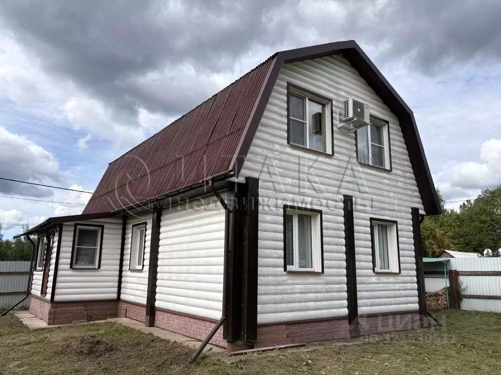 Дом в Ленинградская область, Лодейнопольский район, пос. Свирьстрой ... - Фото 1