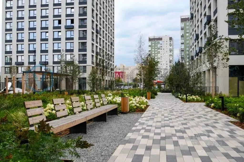 2-к кв. Омская область, Омск ул. Б.Г. Шаронова, 9 (62.7 м) - Фото 1