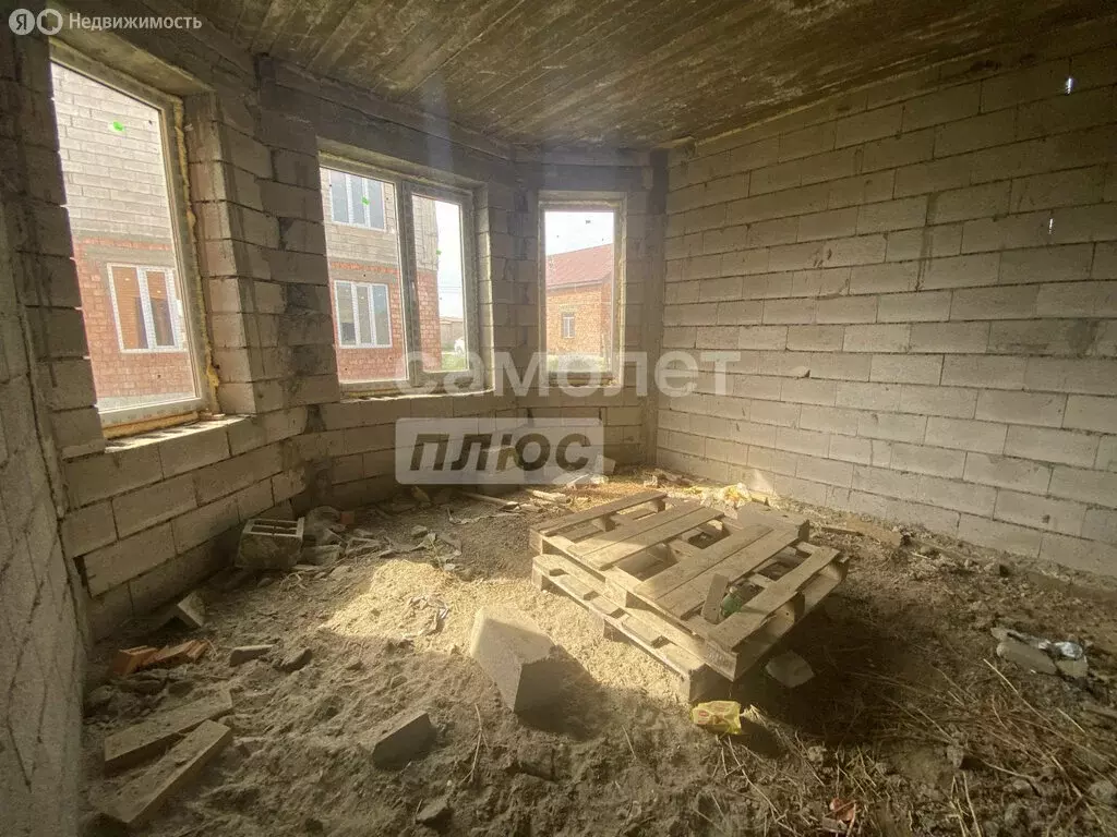 Дом в посёлок городского типа Семендер, улица Хуторянского, 86 (180 м) - Фото 1