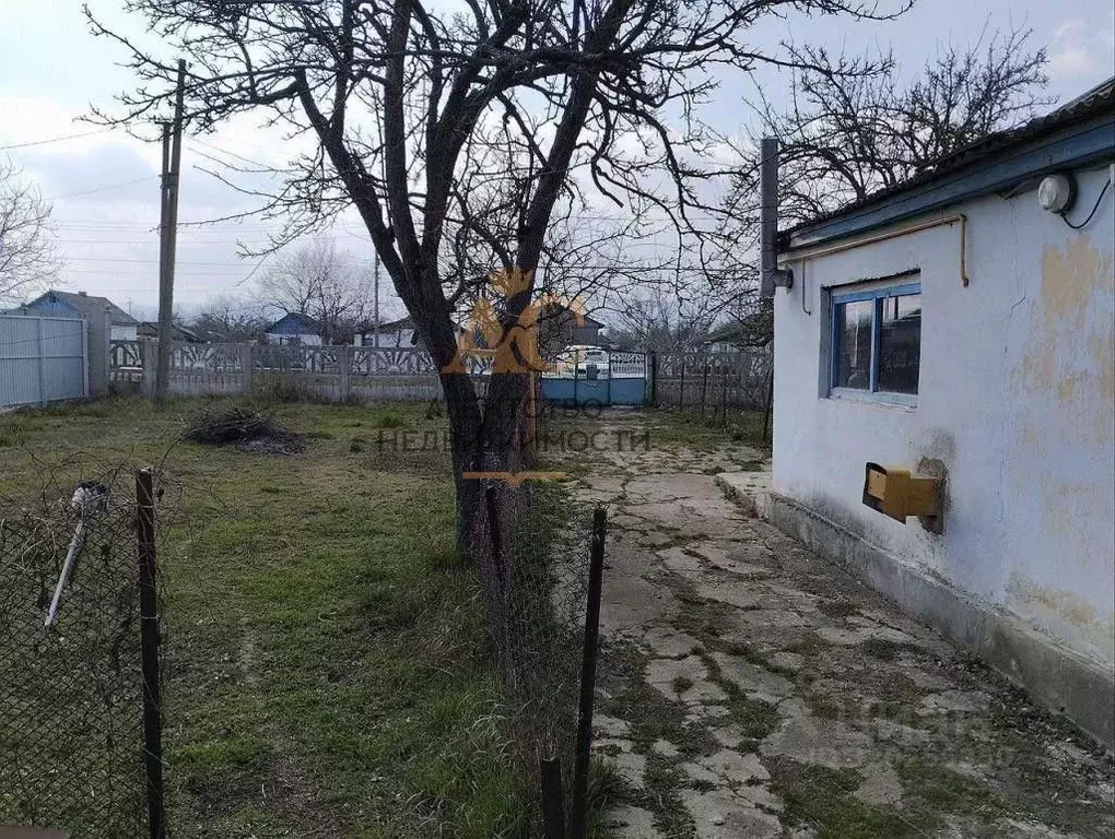 Дом в Крым, Кировский район, с. Абрикосовка ул. Ленина, 10 (60 м) - Фото 1