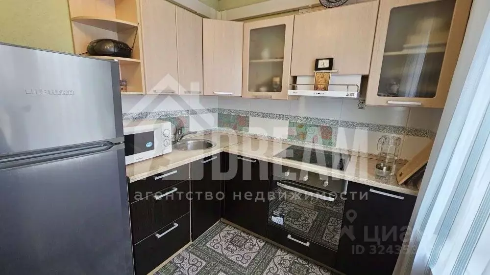 2-к кв. Волгоградская область, Волгоград ул. 8-й Воздушной Армии, 44 ... - Фото 1