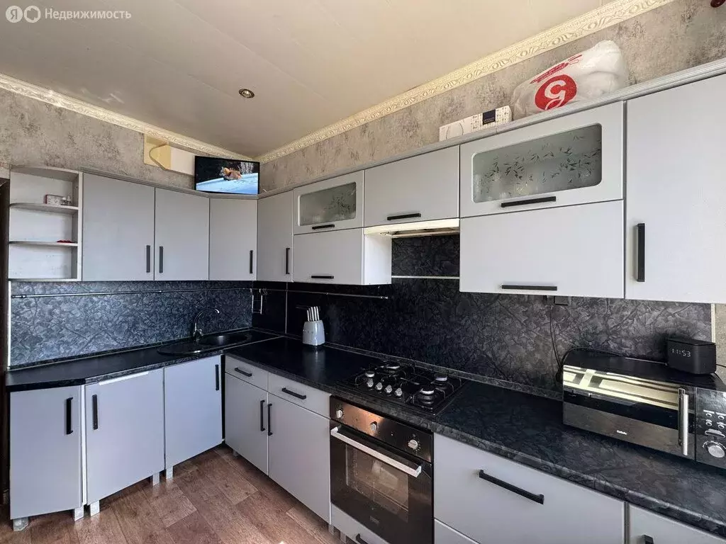 3-комнатная квартира: Астрахань, улица Бабаевского, 39к2 (88.3 м) - Фото 1