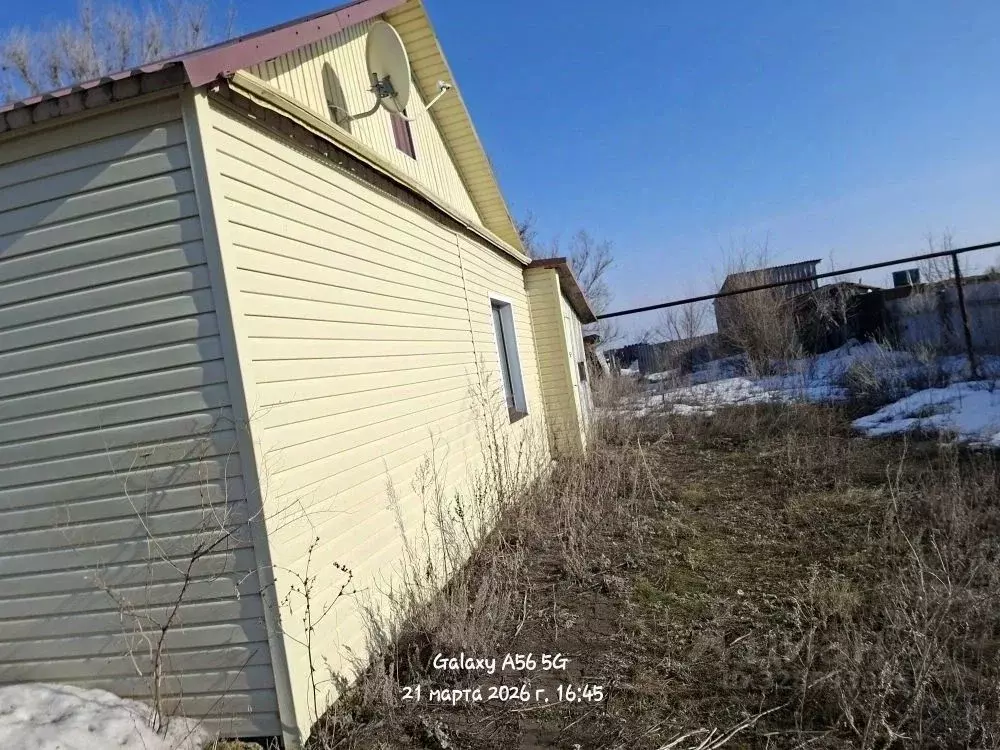 Дом в Саратовская область, Советский район, Любимовское муниципальное ... - Фото 1