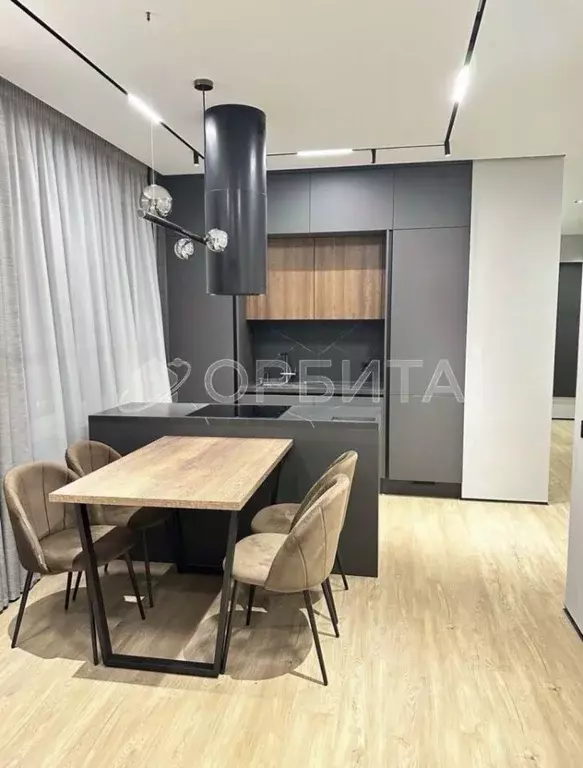 3-к кв. Тюменская область, Тюмень ул. Газовиков, 36 (63.8 м) - Фото 1