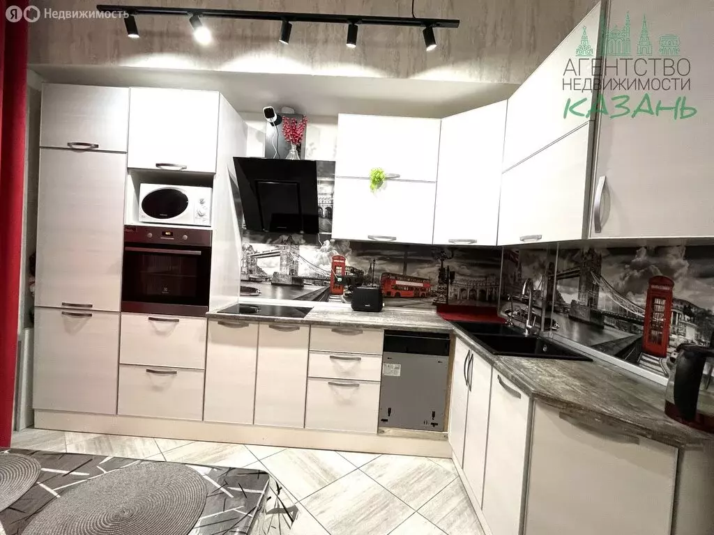 3-комнатная квартира: Казань, улица Максимова, 37Б (78.6 м) - Фото 1