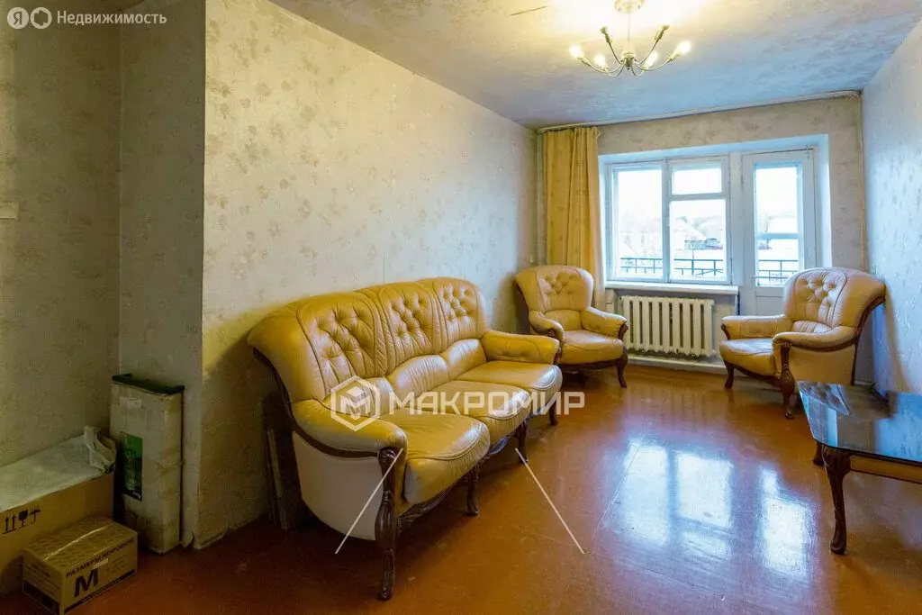 3-комнатная квартира: Уржум, улица Винокурова, 6 (64 м) - Фото 1