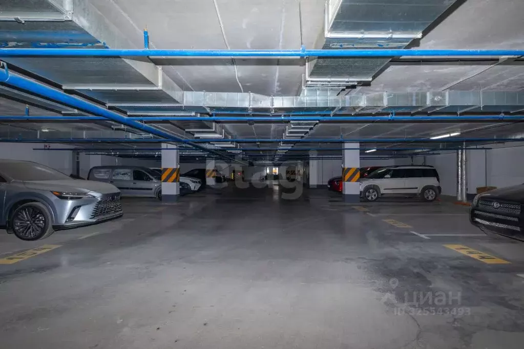 Гараж в Тюменская область, Тюмень ул. Тимофея Чаркова, 81с2 (15 м) - Фото 1