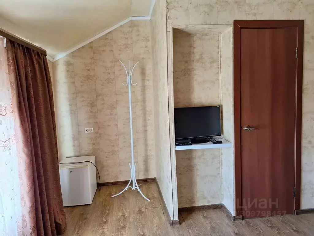 Комната Челябинская область, Сатка ул. Калинина, 19 - Фото 0