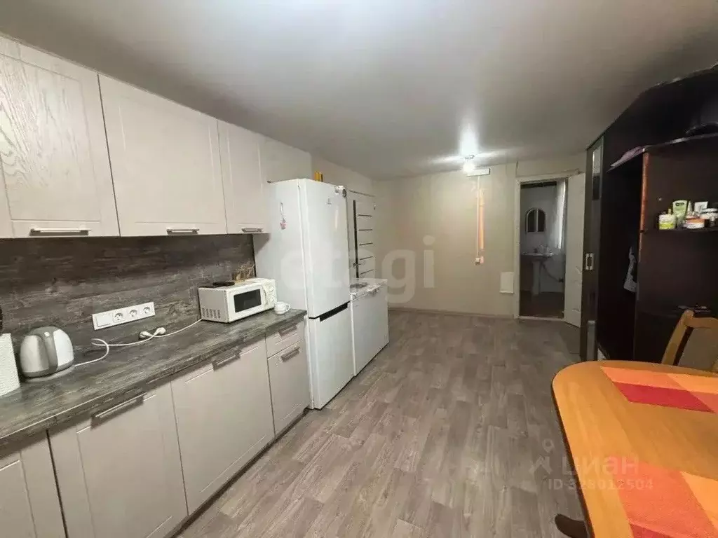 Дом в Калмыкия, Целинный район, пос. Хар-Булук ул. Пушкина, 7 (88 м) - Фото 1