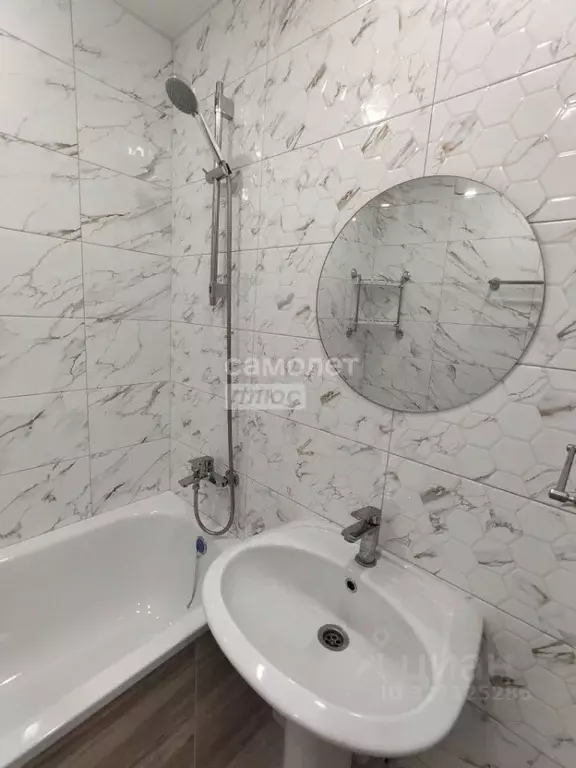 2-к кв. Марий Эл, Йошкар-Ола ул. Эшкинина, 5А (57.7 м) - Фото 1