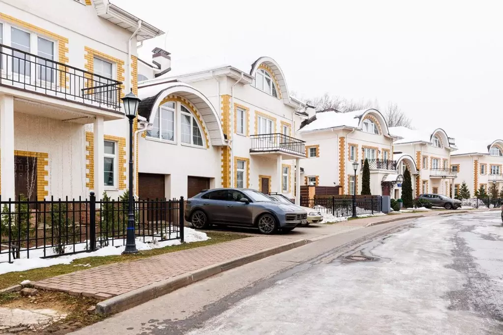 Коттедж в Москва Дмитровское ш., 122Дк25 (370 м) - Фото 1