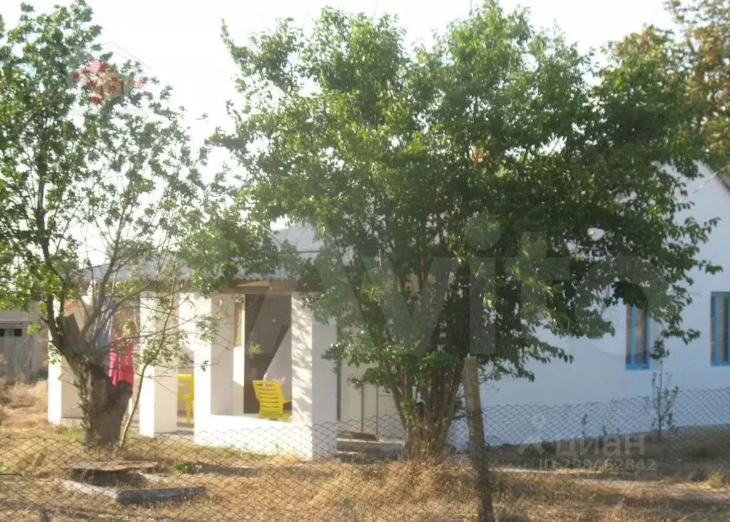 Дом в Крым, Сакский район, Штормовское с/пос, с. Хуторок  (50 м) - Фото 1