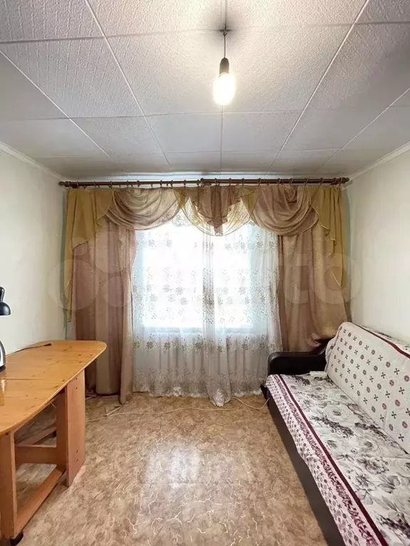 комната 11 м в 4-к, 9/9 эт. - Фото 1