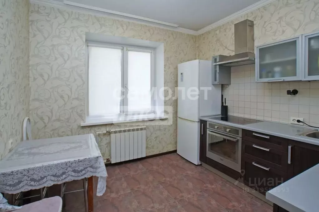 2-к кв. Омская область, Омск Пригородная ул., 5к1 (65.6 м) - Фото 0