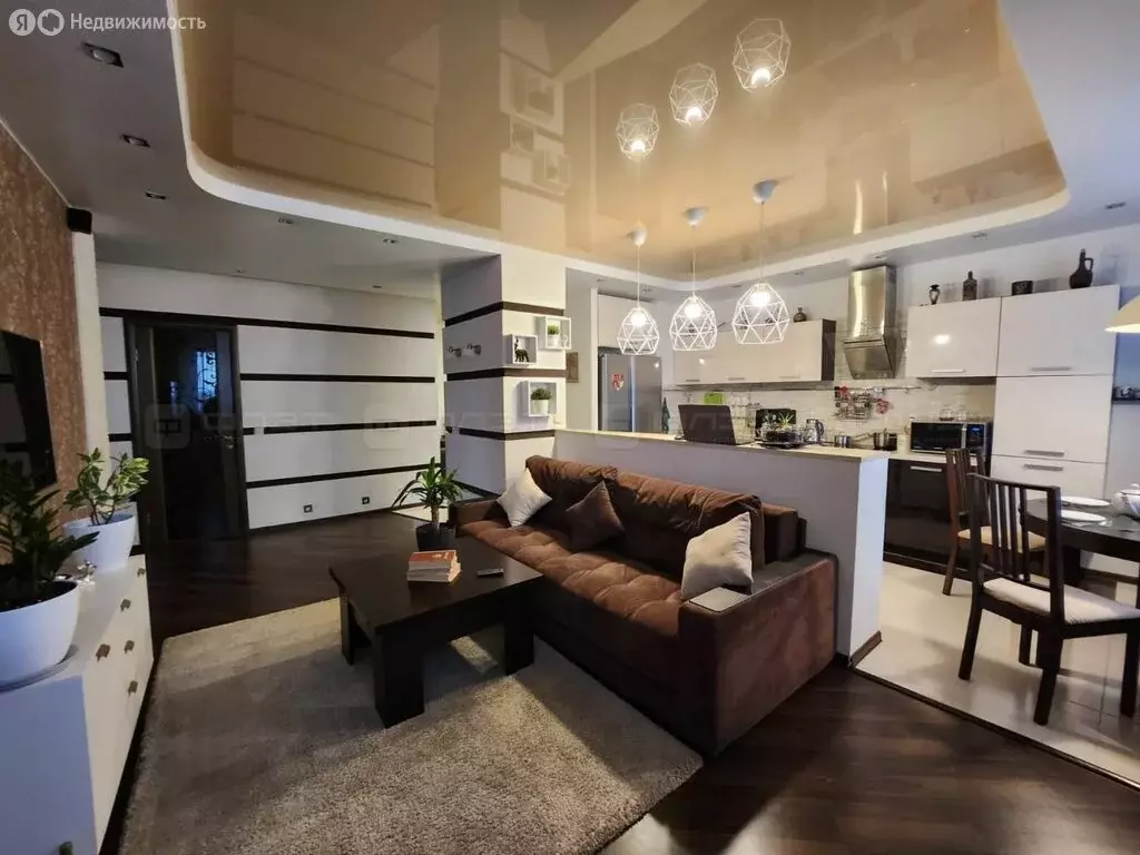 2-комнатная квартира: Казань, улица Фатыха Амирхана, 14Б (80 м) - Фото 0