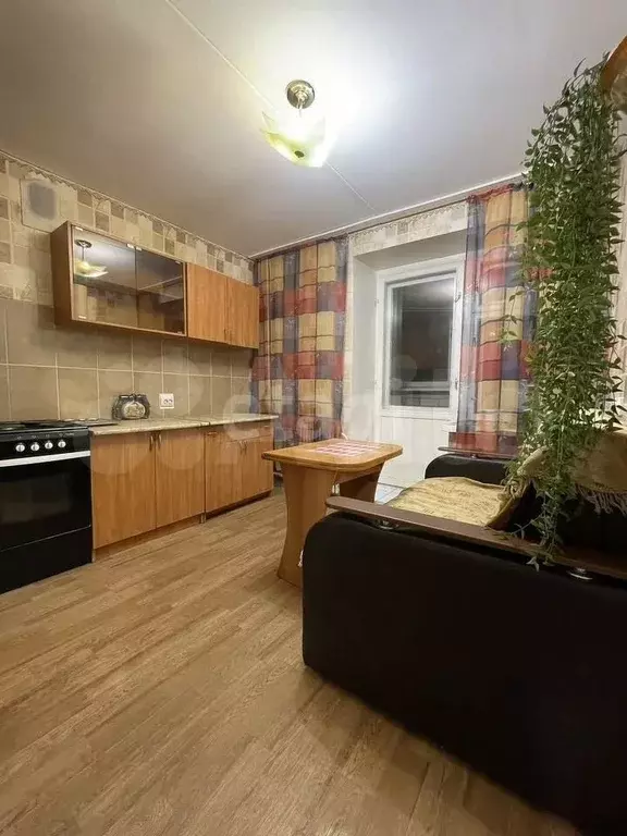 1-к. квартира, 37 м, 4/9 эт. - Фото 0