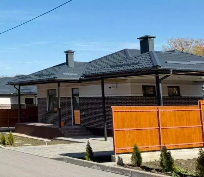 Дом в Крым, Симферопольский район, Добровское с/пос, с. Краснолесье ... - Фото 1