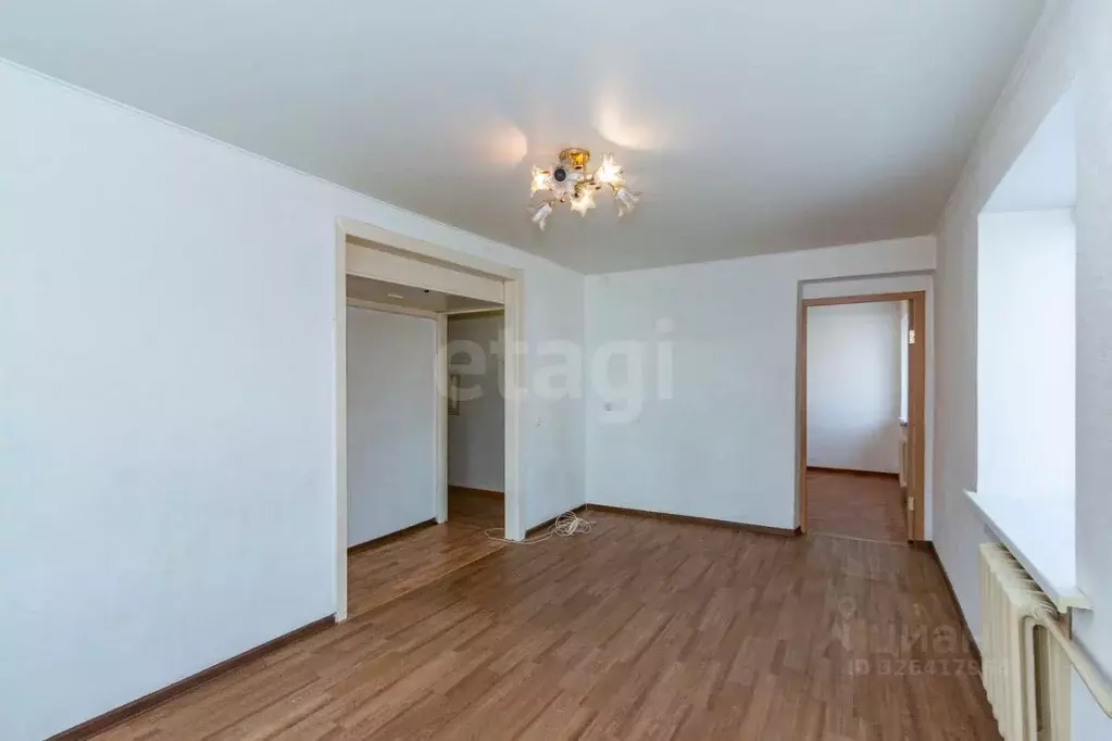 2-к кв. Омская область, Омск Нефтезаводская ул., 10 (37.5 м) - Фото 0