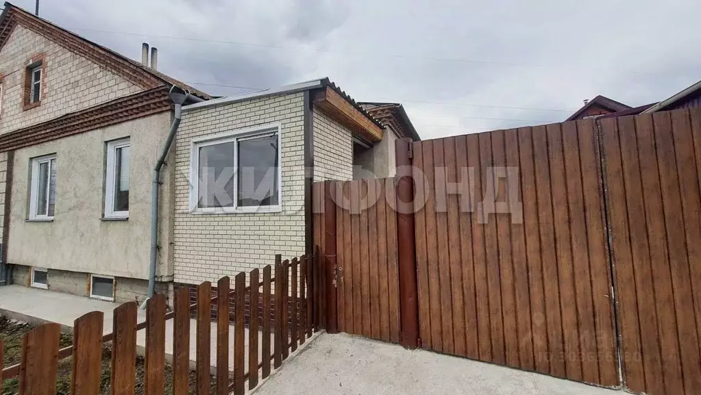 Дом в Хакасия, Абакан Дренажная ул., 10 (164 м) - Фото 1