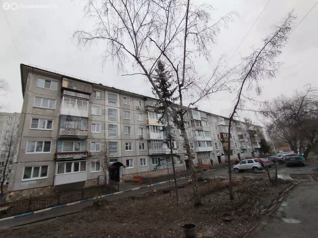 3-комнатная квартира: Омск, 3-й микрорайон, улица Путилова, 13 (64 м) - Фото 0