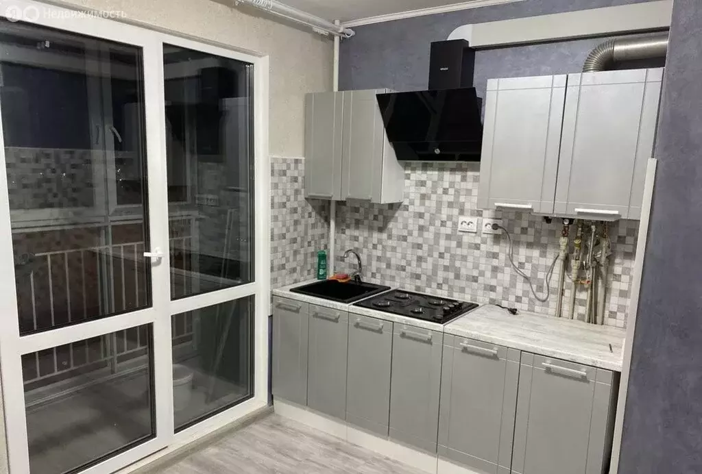 1-комнатная квартира: Калининград, улица Левитана, 65к1 (36.9 м) - Фото 0