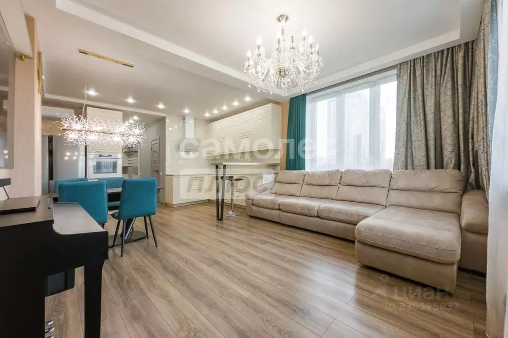 3-к кв. Свердловская область, Екатеринбург ул. Азина, 22/8 (89.2 м) - Фото 1